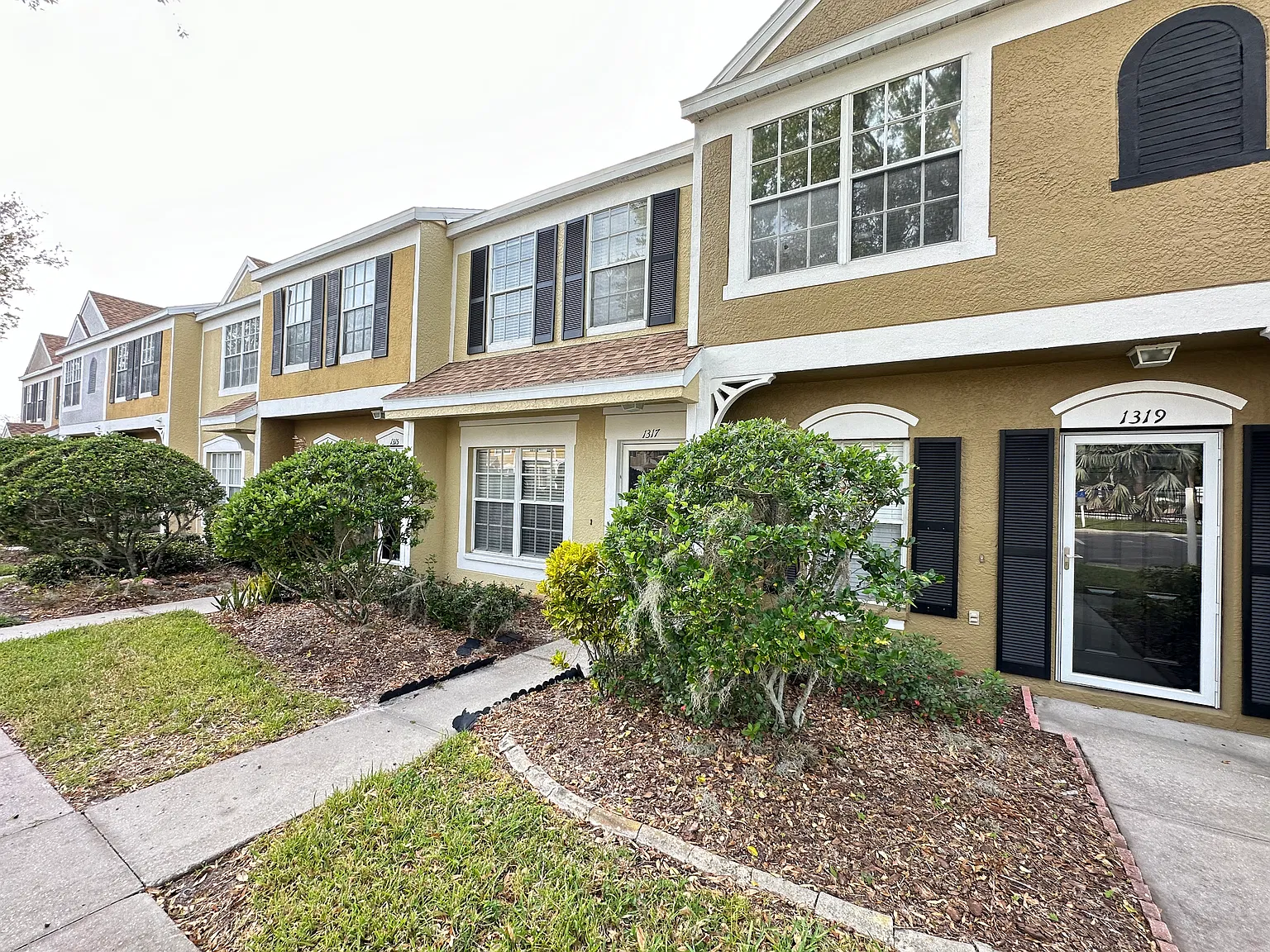 2 bed, 2.5 bath, 1184 sqft, $1,700 — Photo 4