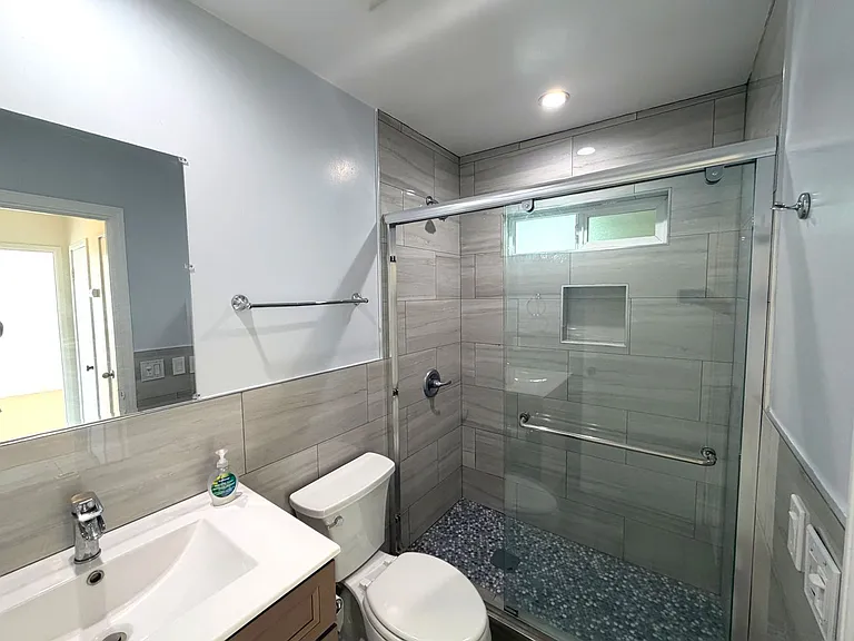 120-122 Madrone Ave — Photo 10