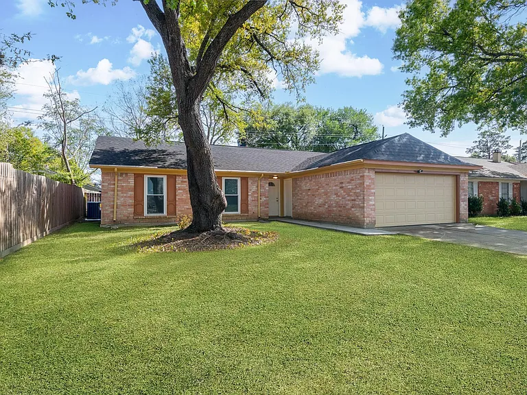 2510 Marble Falls Dr — Photo 1
