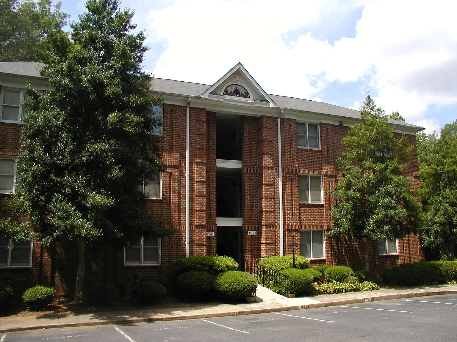2 bed, 1338 sqft, $1,800 — Photo 1