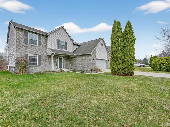 1029 White Trl, Wixom, MI 48393