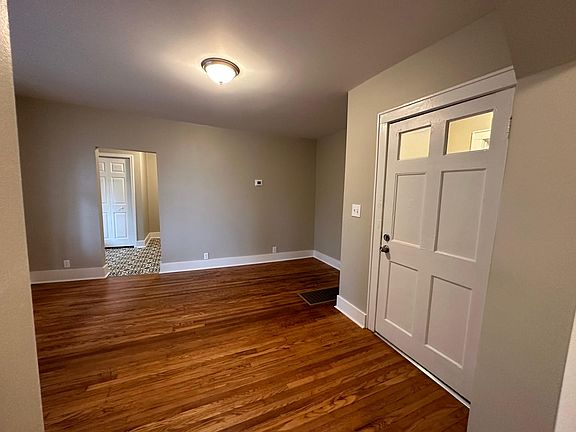 4th image of 525 E Manning St #3