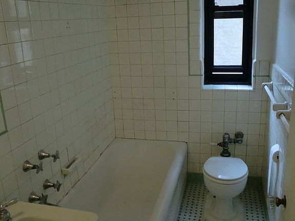 3rd image of 249 8th Ave #6C