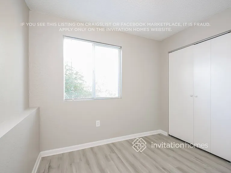 1850 W Mosier Pl — Photo 10