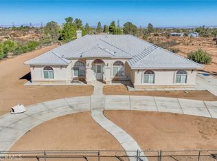 9328 Mono Rd, Phelan, CA 92371