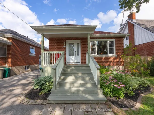 443 College St, Kingston, ON K7L 4M8