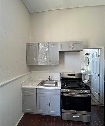 5th image of 916 Philip St APT D