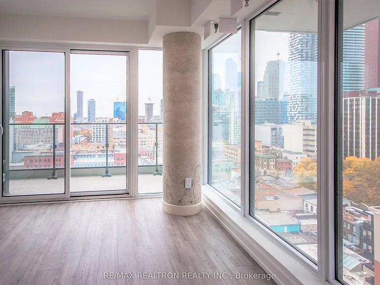 77 Shuter St #1602 — Photo 10