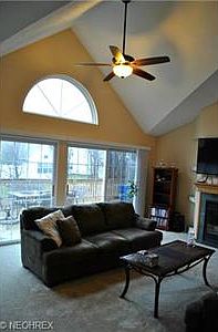 4th image of 9085 Ashwood Ct
