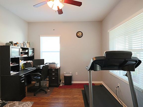 5th image of 4642 Woodbrook Dr