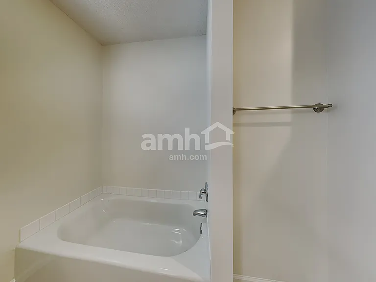 5500 Regent Village Dr — Photo 11
