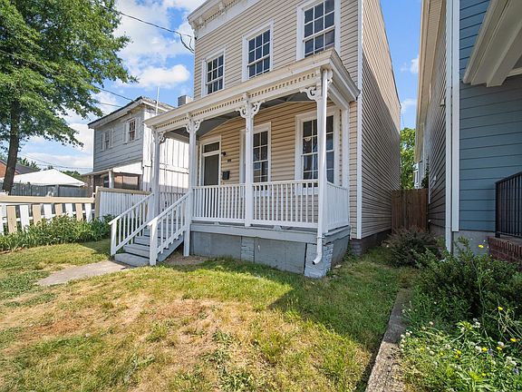 3rd image of 2415 Carrington St