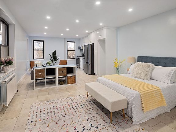 2nd image of 25 Indian Rd APT 2A