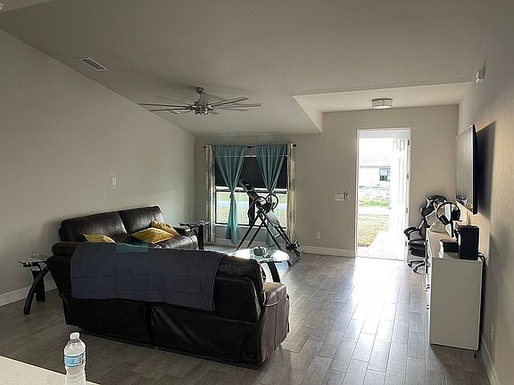 3rd image of 1727 NW 10th Pl