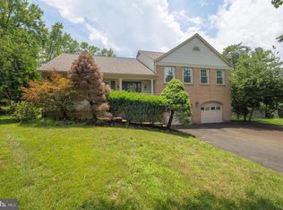 10 Pinto Ct, Rockville, MD 20850