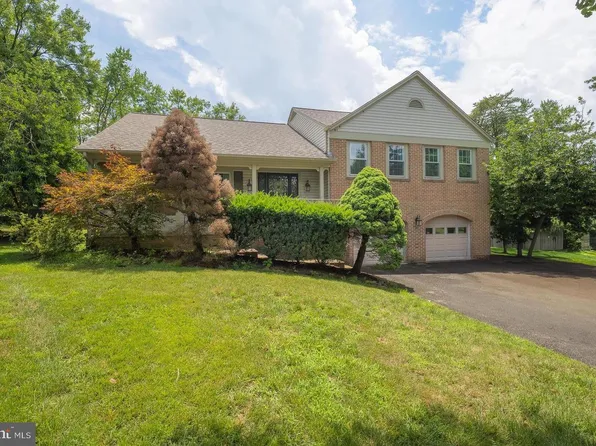 10 Pinto Ct, Rockville, MD 20850