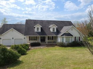 221 Sandy Hills Ln, Corbin, KY 40701