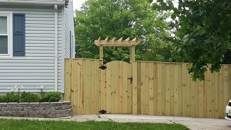 New custom wood fence