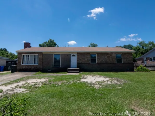 5752 Edmeston Dr, Fayetteville, NC 28311