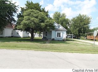 214 E Center St, Girard, IL
