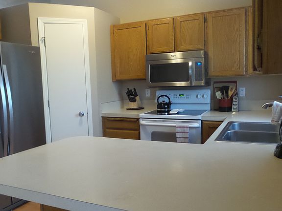 4th image of 2750 Pam Cir
