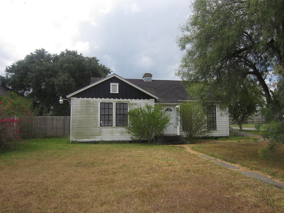 1st image of 629 W Kleberg Ave