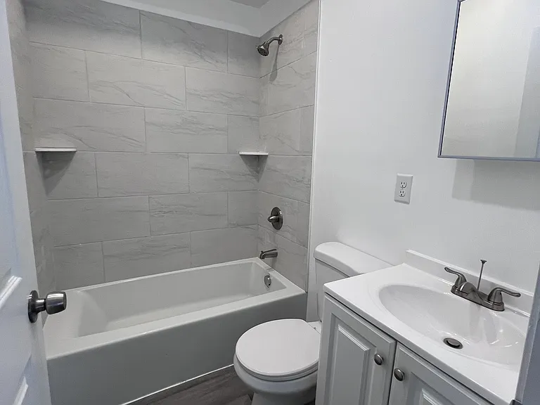157 Chambers St #2 — Photo 6