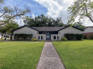 5020 Westwood Dr, Dickinson, TX 77539