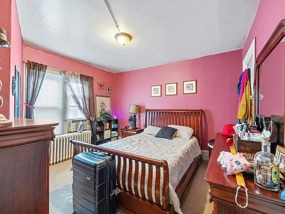5th image of 32 W William St