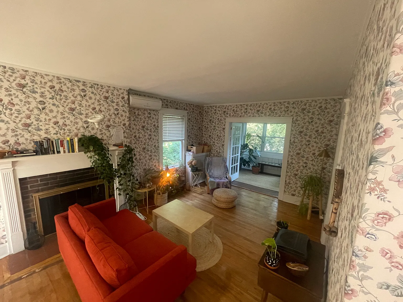 3 bed, 1.5 bath, 1589 sqft, $1,650 — Photo 2