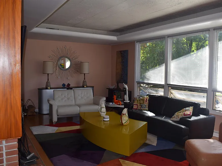 301 Homan Ave — Photo 10