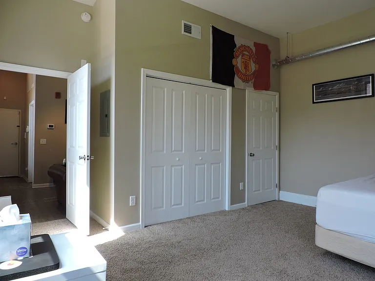Walnut St. Apartments — Photo 33