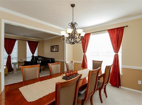 5th image of 2400 Elm Leaf Ln