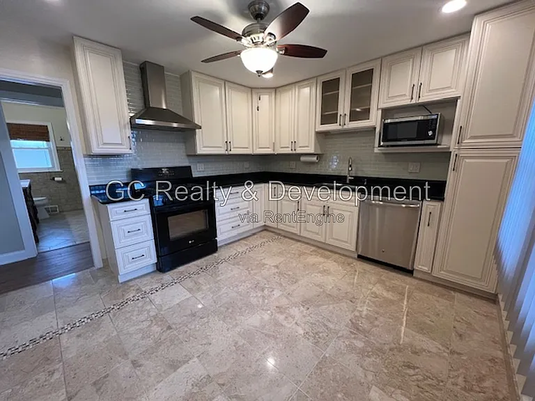 7613 N Harlem Ave — Photo 11