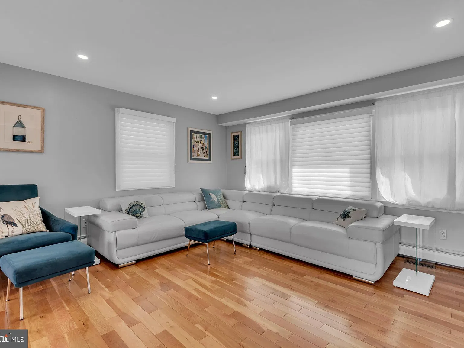 4 bed, 4.0 bath, 2062 sqft, $4,500 — Photo 3