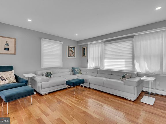 3rd image of 376 Alameda Pkwy