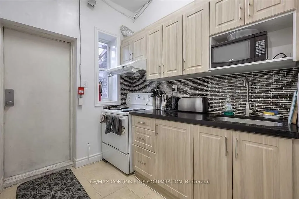 1 bed, $1,000 — Photo 3