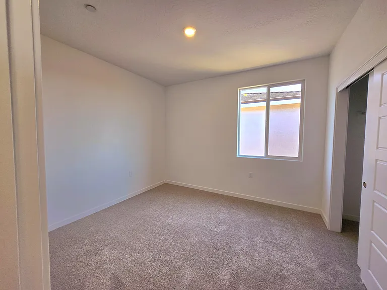 Pioneer Dr W — Photo 33