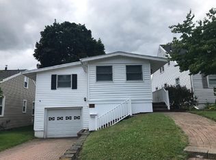 522 W Filbert St, East Rochester, NY 14445