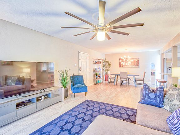 4th image of 4615 N 22nd St Unit 105