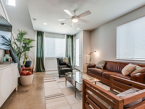 5th image of 330 Clay St #4