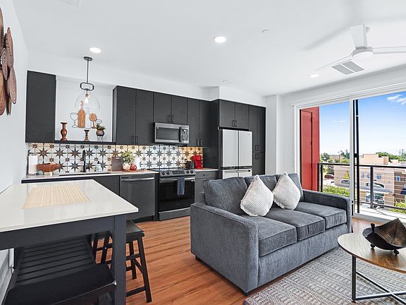 3rd image of 2165 Gabriels Pl Unit 1306