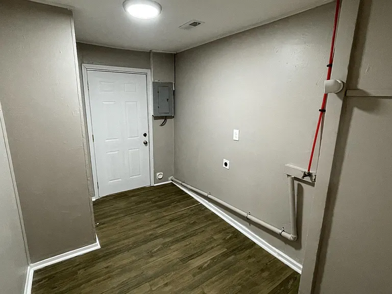Laundry/Bonus Room