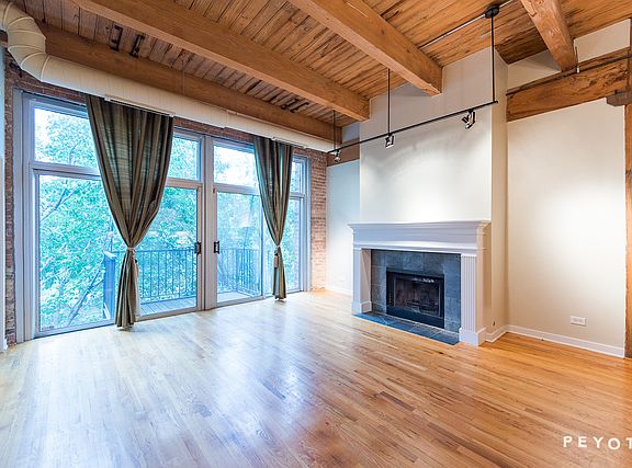 2nd image of 2201 W Wabansia Ave APT 15