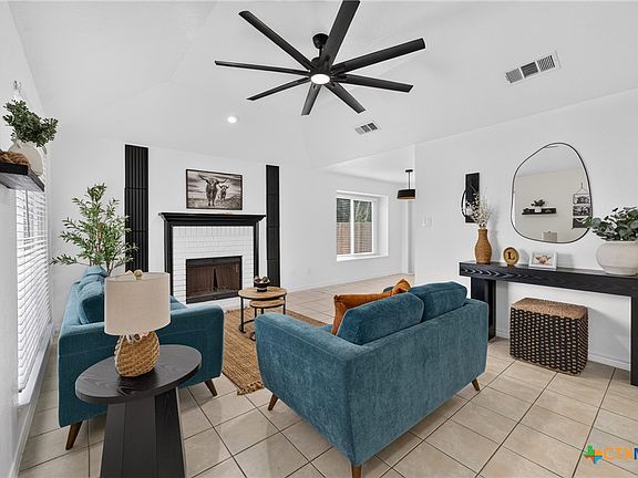 2nd image of 607 Lisa Ln