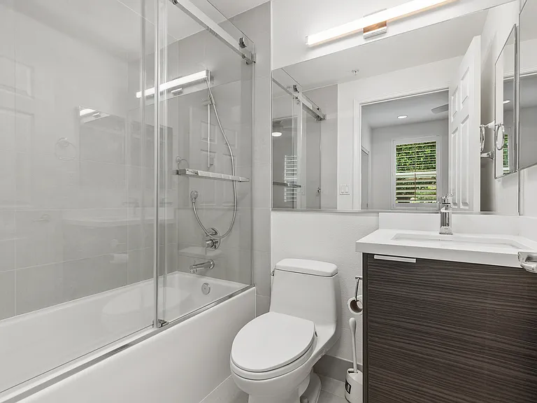 6038 Carlton Way #106 — Photo 20