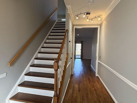 3rd image of 11527 Bertram St