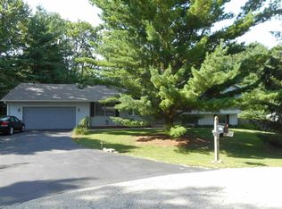 13319 Parkcrest Pl, Roscoe, IL 61073