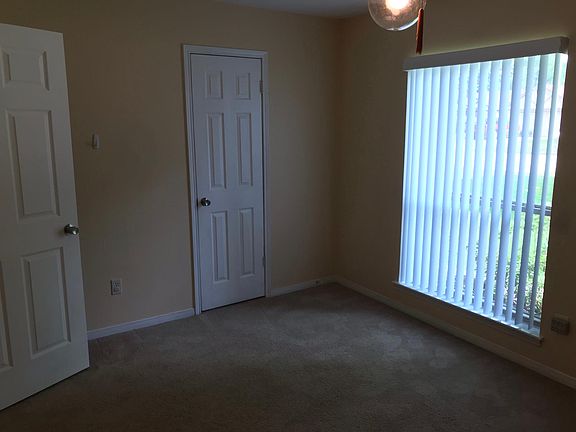 3rd image of 19710 Horseshoe Lake Ln