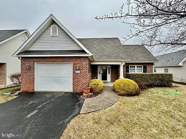 105 Cranberry Ct photo 1